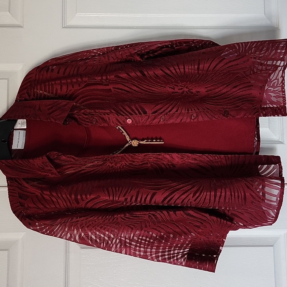 **SALE*NWT Alfred Dunner Burgundy Sheer Top 18P w/Attached Tank Top and Necklace